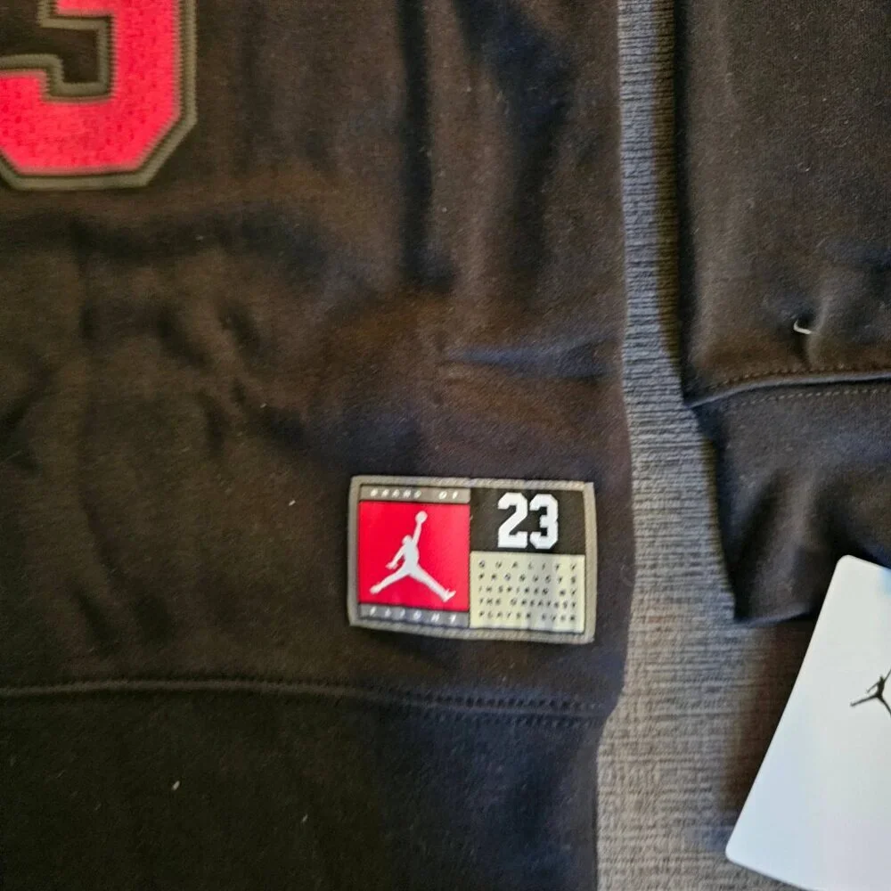 NWT Jordan Big Kids Black Fleece Pullover Hoodie Size Medium